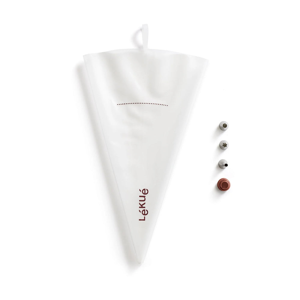 White piping bag with Lékuè branding and small piping tips on a white background
