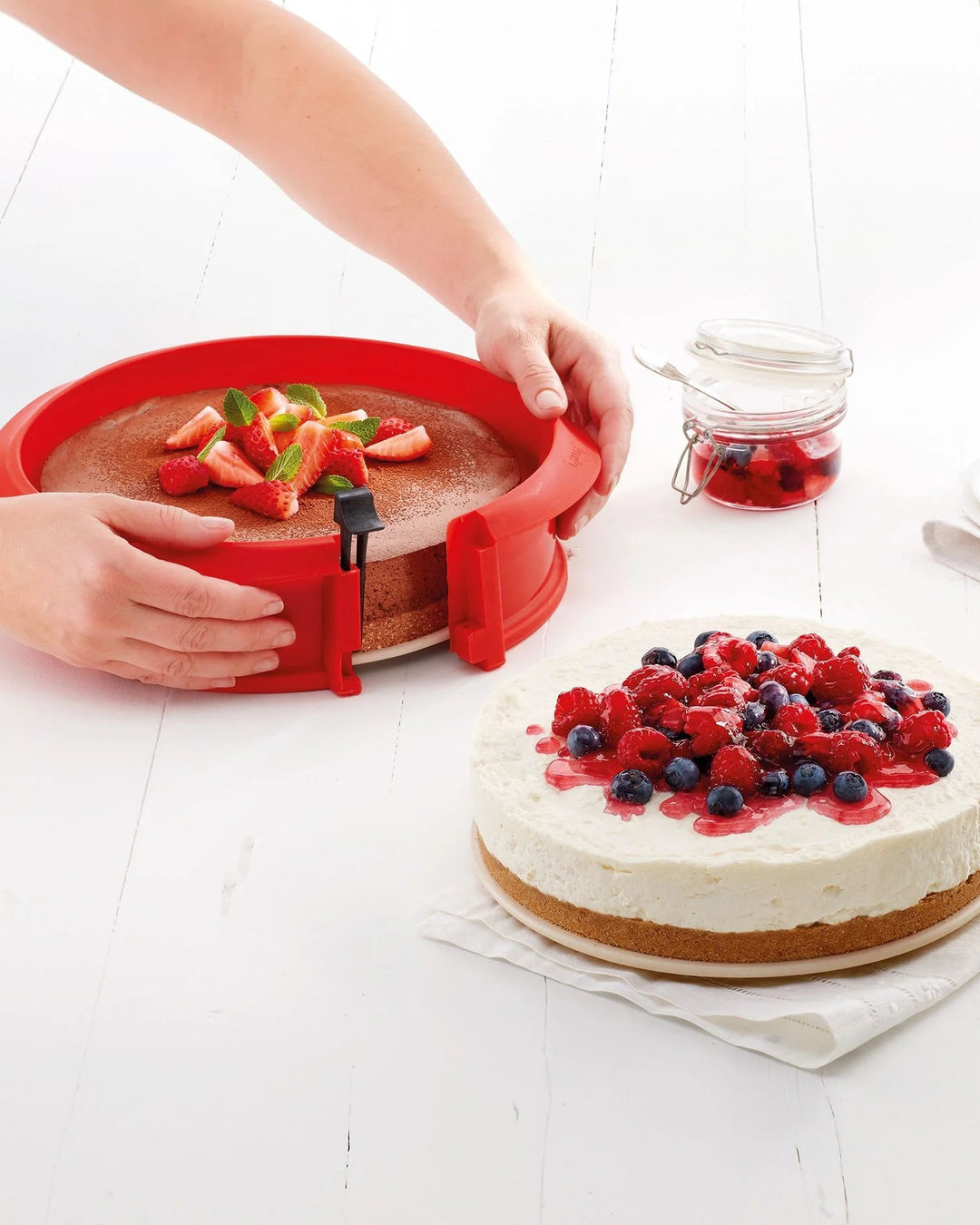 Lékué Platinum Silicone Springform Cake Mold with Ceramic Plate