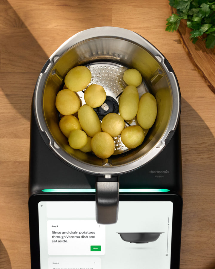 Thermomix® TM7™ + Free Blade Cover & Peeler